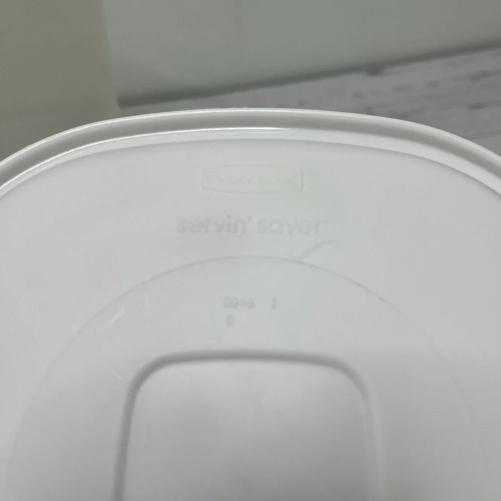 Rubbermaid Servin Saver 3 QT 2.8L Square Food Storage Container White Lid 6 0047